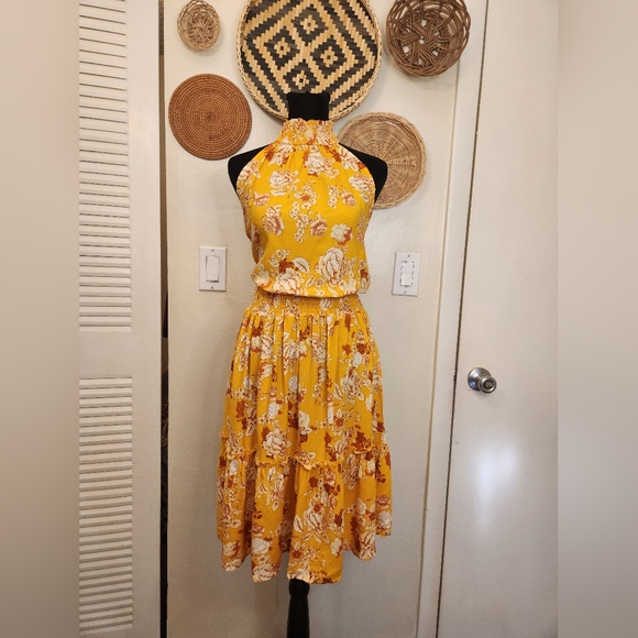 Yellow Floral Halter Neck Mini Dress - Picture 4 of 7